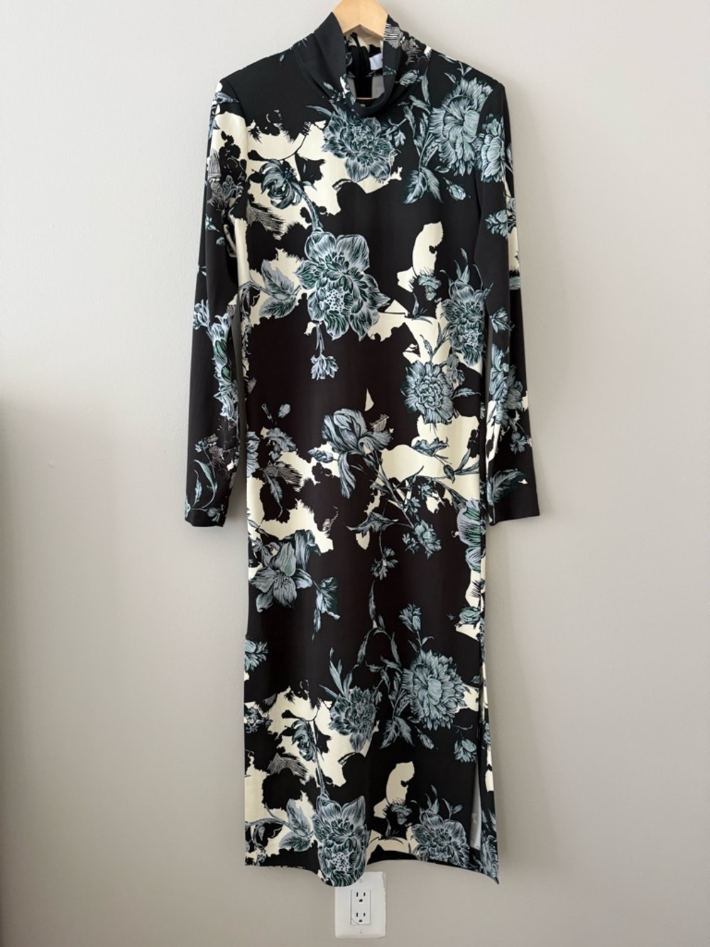 Reiss Black Floral High-Neck Midi Dress with Cream Accents - Picture 5 of 16